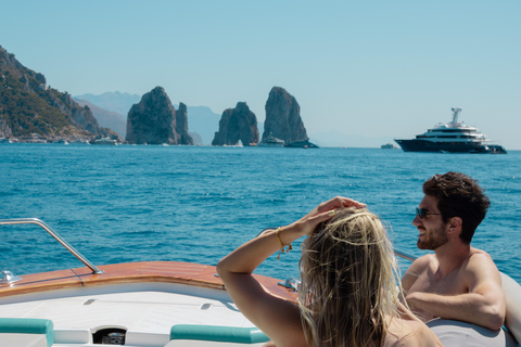 Sorrento: Capri Boat Tour with Drinks - Under 30 Experience Tour in English and Italian