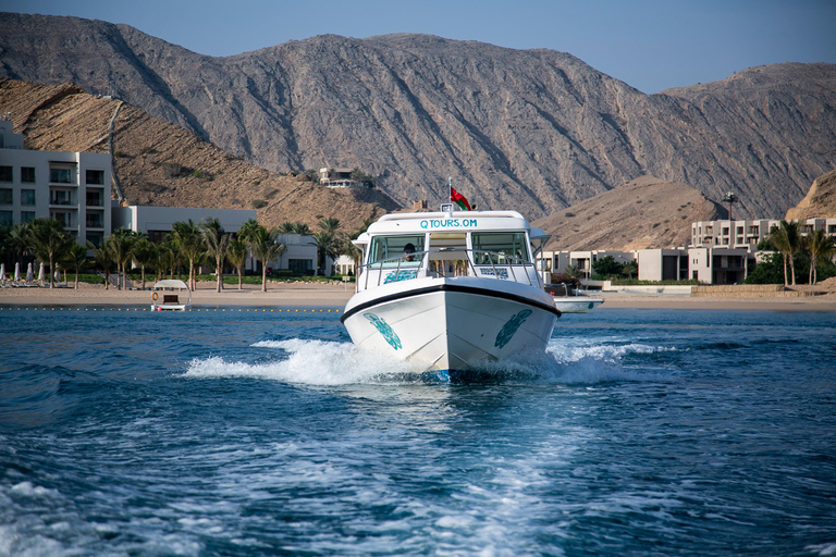 Muscat: Kreuzfahrt bei Sonnenuntergang mit Al Jalali Fort und Mirani Fort