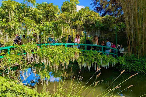 Private Tour Paris: Étretat Cliffs & Monet’s Gardens + Gift Premium Minivan (Up to 6 Guests)