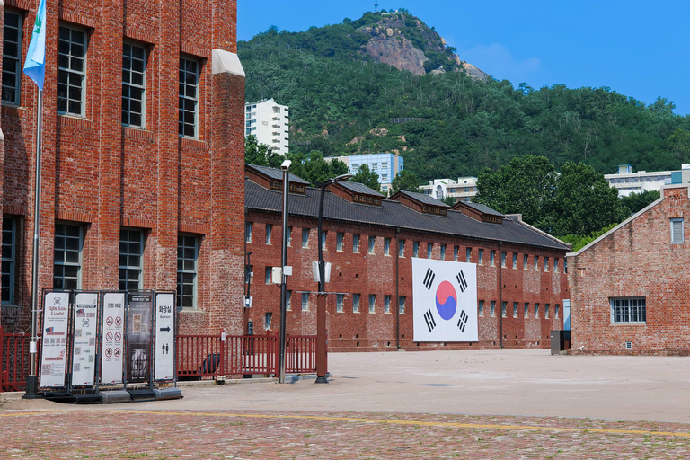 Seoul: Korea's Modern History - Occupied, Resisted & Rebuilt Seoul: Korea's Modern History Tour