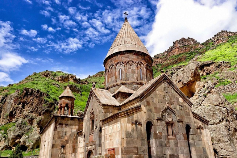 De Yerevan: Excursão de um dia a Tsaghkadzor, Geghard e Garni