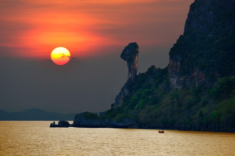 Krabi: Odissea tropicale al tramonto - Crociera di 7 isole in barca a coda lunga