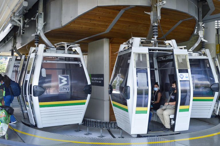 From Medellin: Coffee and Comuna 13 Tour with PRIVATE transportation From Medellin: Coffee Tour and Comuna 13 with PRIVATE transportation