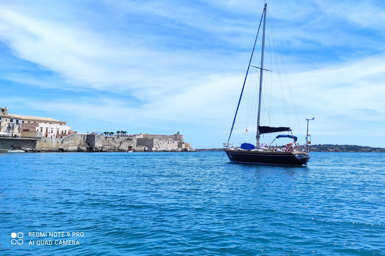 Syracuse: Snorkeling Excursions by Sailboat to Plemmirio Syracuse: Snorkeling Excursions by Sailboat at Plemmirio