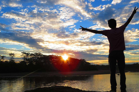 EXCURSION AU COUCHER DU SOLEIL DANS LE TAMBOPATA 3J/2N