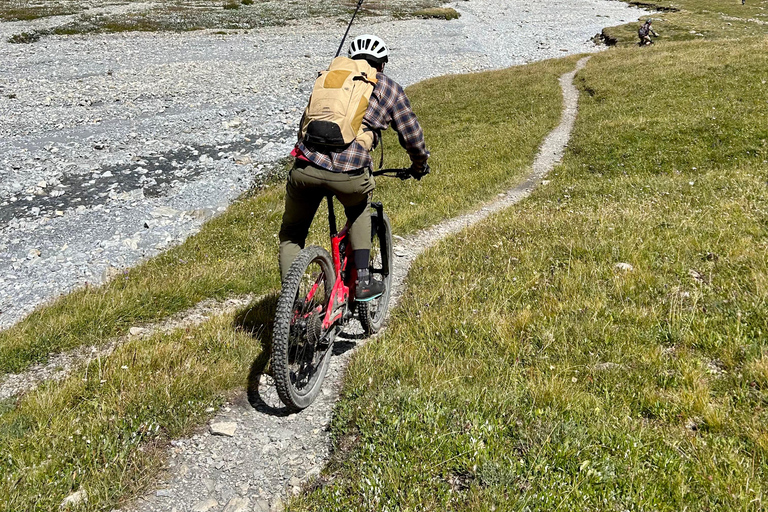 Courmayeur: Tour guiado de E-Bike Val Veny, Val Ferret