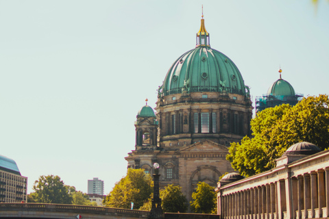 Berlim: tour a pé privado com tesouros escondidosBerlim: passeio a pé privado com tesouros escondidos