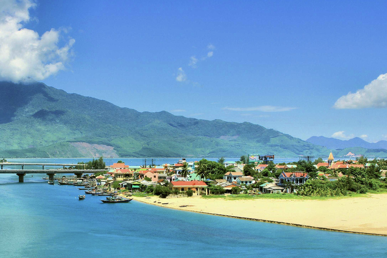 Excursión en Grupo: Ciudad de Hue Día Completo Desde Hoi An/Da Nang