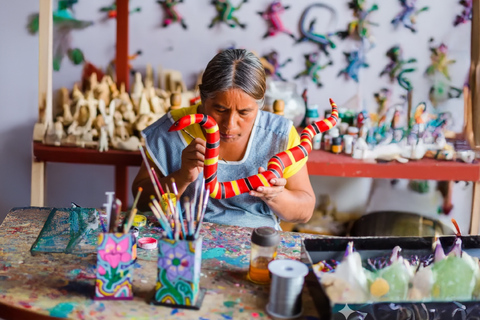 Tour Oaxaca Antigua: Monte Albán, Alebrijes & Artesanías Oaxaca Antigua: Full-Day Cultural Experience