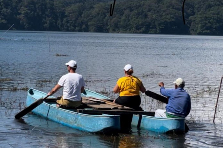 Munduk : Trektocht door het regenwoud, kanoën op het meer & beste watervalTour met pick-up & drop-off naar het hotel in Centraal-Bali