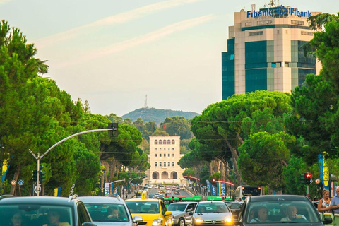 Visite à pied de Tirana et de la montagne Dajti avec téléphérique inclus