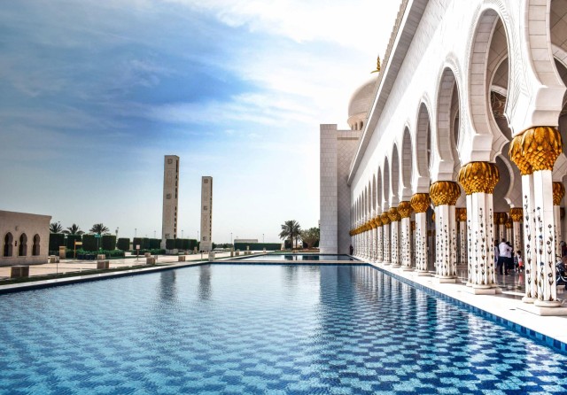 From Dubai: Sheikh Zayed Mosque With Full-Day Premium Tour