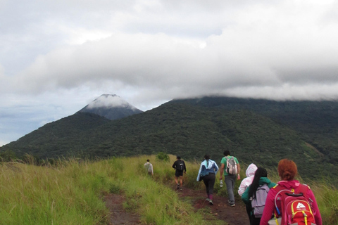 Santa Ana: wędrówka po wulkanie San Marcelino z lokalnym przewodnikiem.