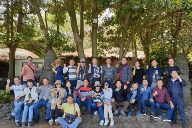 Jeju: UNESCO Sites Tour with Haenyeo Show(Eastern)