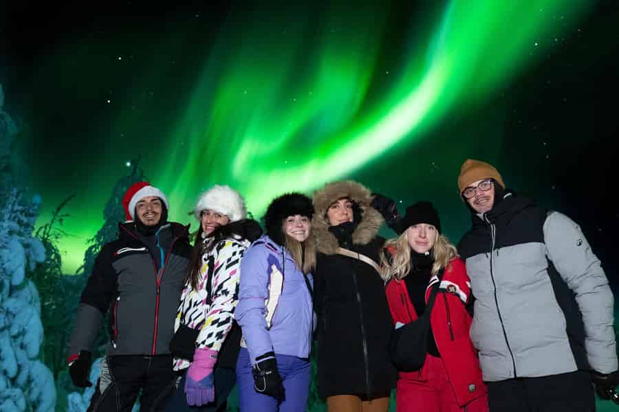 Rovaniemi: Nordlichter-Jagd-Tour, 100 % garantiert, kostenlose Fotos. Foto: GetYourGuide Rovaniemi: Nordlichter-Jagd-Tour, 100 % garantiert, kostenlose Fotos. Foto: GetYourGuide