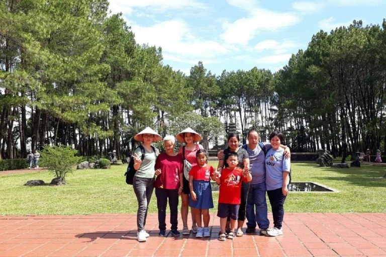 Hue : Visite guidée d&#039;une journée avec tour en bateau dragon au départ de Hue