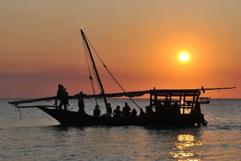 桑给巴尔：监狱岛、石头城和日落阿拉伯独桅帆船巡航在此选项中，从石头城接人