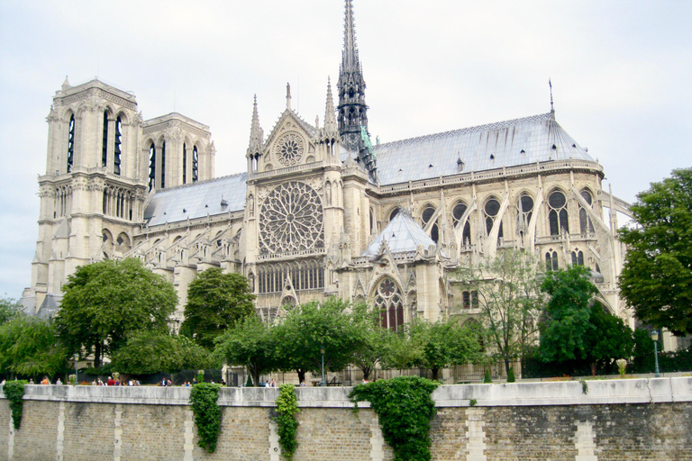 Notre-Dame Outdoor Tour with Pastry & Sainte-Chapelle Entry