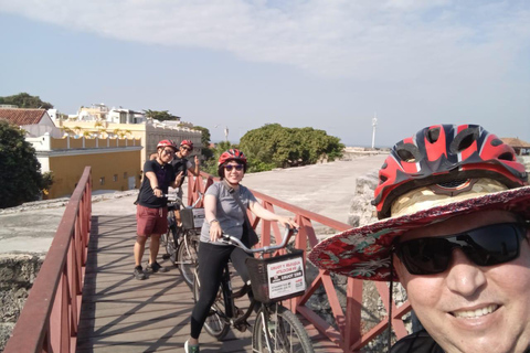 卡塔赫纳：本地向导陪同的自行车之旅