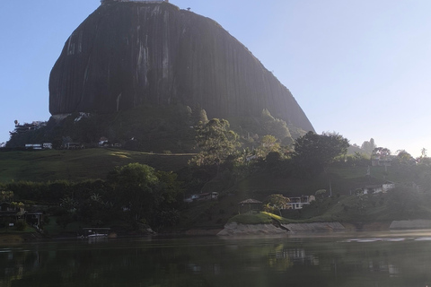 Guatapé: All-inclusive private fishing experience (24-hour advance booking) Guatapé: All-inclusive sport fishing experience (24-hour advance booking)