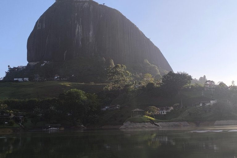 Guatapé: All-inclusive private fishing experience (24-hour advance booking) Guatapé: All-inclusive sport fishing experience (24-hour advance booking)