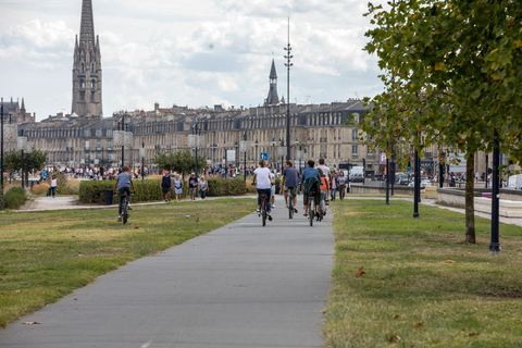 Lugares emblemáticos de Burdeos: Recorrido Privado en Bicicleta