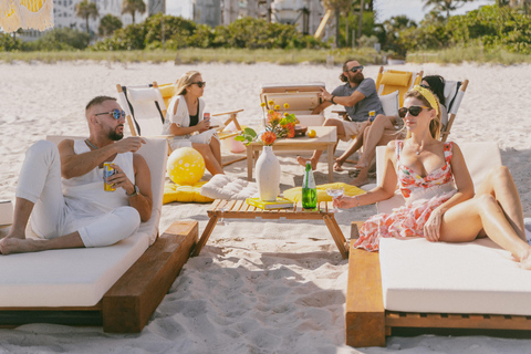Miami: Private Beach Lounge and Picnic Set Up Grande Riviera Suite: Private Beach Lounge and Picnic Set Up
