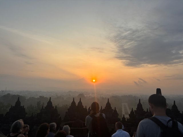 Yogyakarta; Sunrise Hill/Borobudur climb up & Prambanan