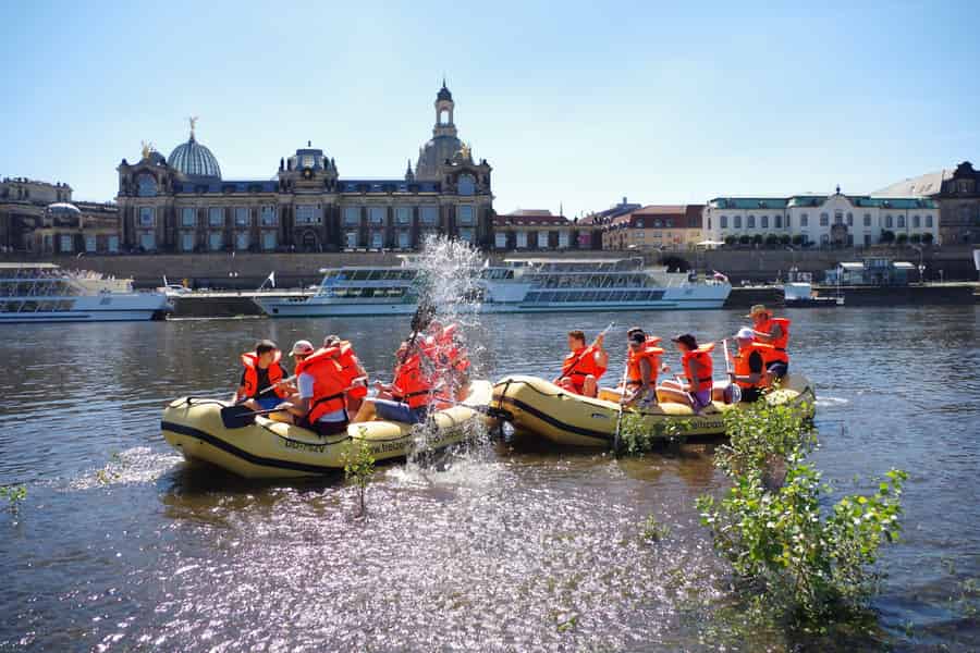 Dresden: Im Schlauchboot vom „Blauen Wunder“ zur Altstadt. Foto: GetYourGuide Dresden: Im Schlauchboot vom „Blauen Wunder“ zur Altstadt. Foto: GetYourGuide
