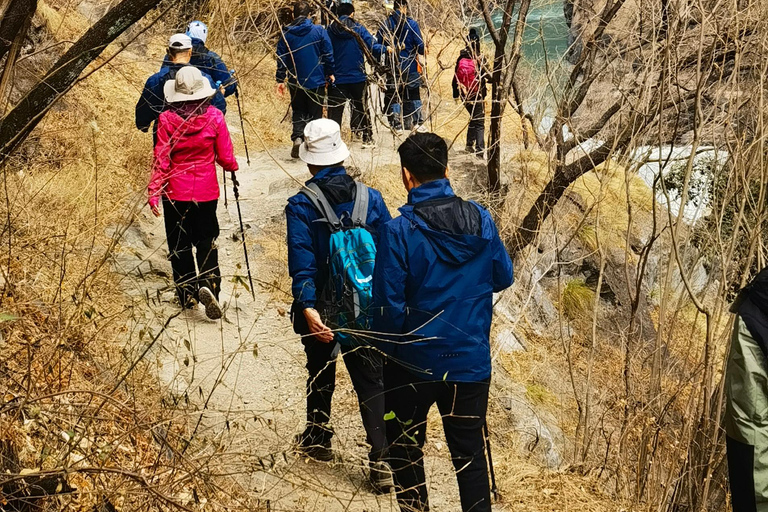 Tiger Leaping Gorge Trekking in the Canyon