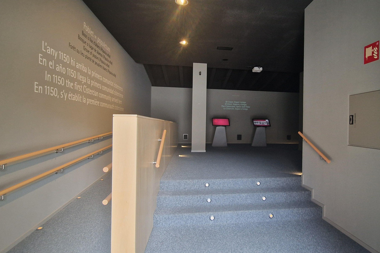 Från Salou: Rundtur i klostret Poblet med upphämtning från hotelletFrån Salou: Rundtur till klostret Poblet med upphämtning från hotellet