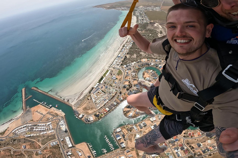 Adelaide: Tandem Skydive over Wallaroo Beach, Beach Landing Tandem Skydive over Wallaroo Beach - 12,000ft