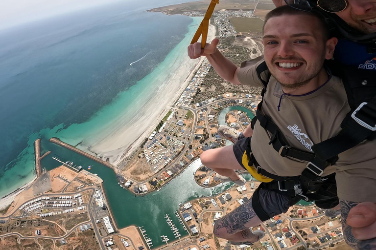 Adelaide: Tandem Skydive over Wallaroo Beach, Beach Landing Tandem Skydive over Wallaroo Beach - 12,000ft