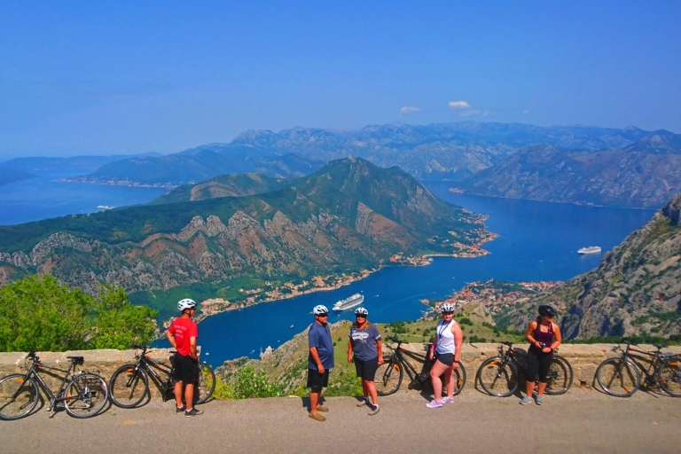 Wycieczka rowerowa - zjazd z mauzoleum Njegos do zatoki Kotorskiej