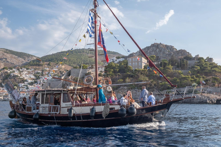 Athens Riviera:Premium Morning Cruise with Onboard Greek BBQ