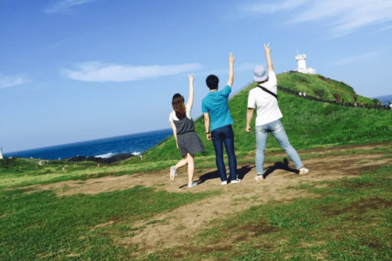 Jeju: UNESCO Sites Tour with Haenyeo Show(Eastern)