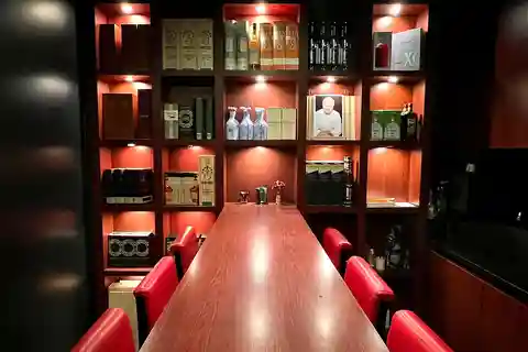 Paris : Dégustation de vins dans la cave de Joël Robuchon