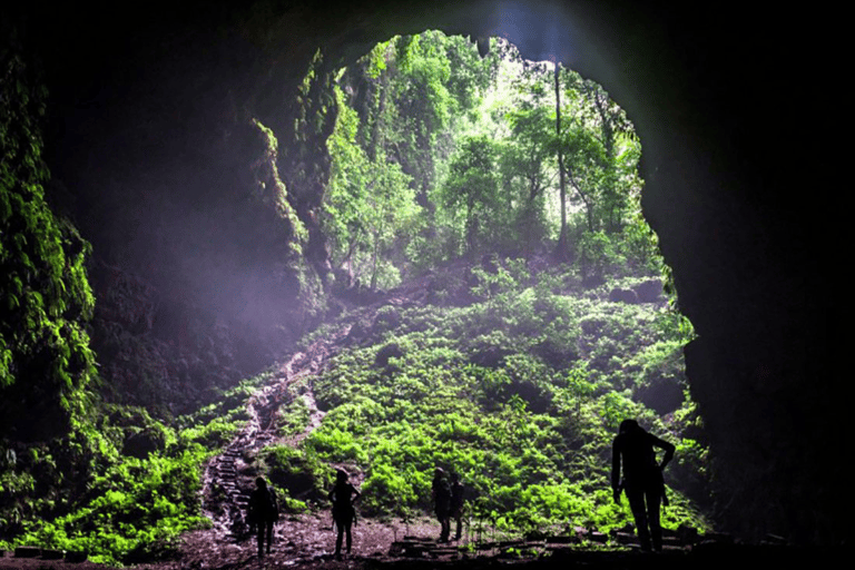 Yogyakarta Abenteuerreise: Jomblang Höhle &amp; Timang Strand