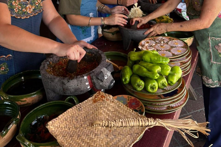 Oaxaca: Ancestral cooking class with copal incense, mole, chocolate, and more. Oaxaca: Ancestral Cooking Class with Copal, Mole, Chocolate, and More