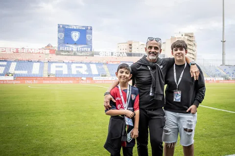 Esperienza allo stadio di Cagliari con aperitivo sardo