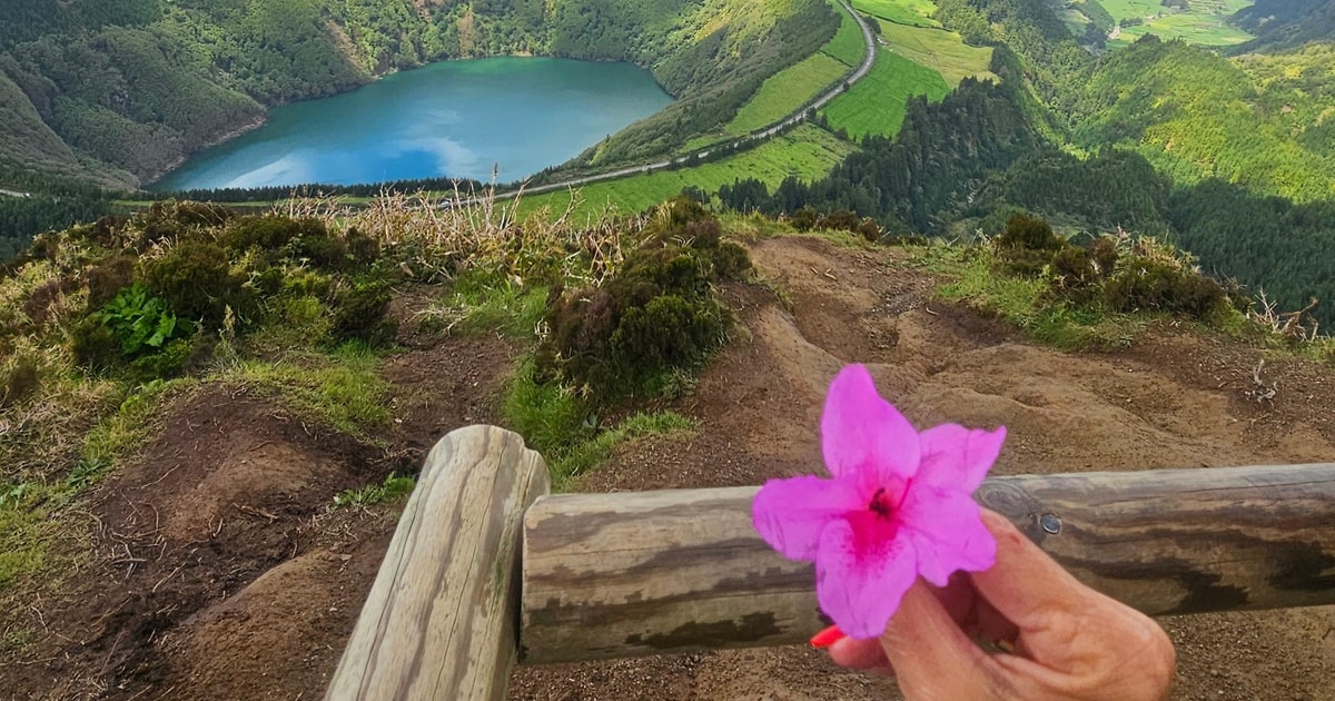 São Miguel Azorerna: Sete Cidades Guidad tur med en lokalbo | GetYourGuide