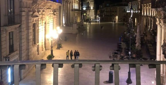 Syracuse: Ortigia Guided Night Tour