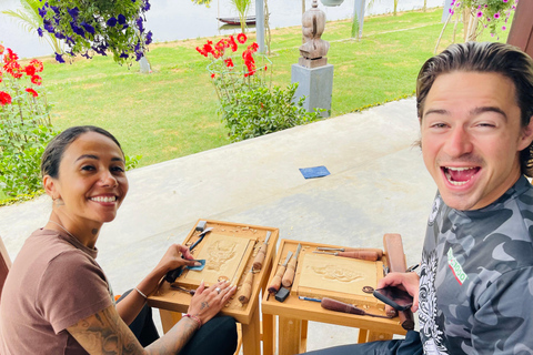 Hoi An: Clase de 3 horas de talla en madera con un artista local