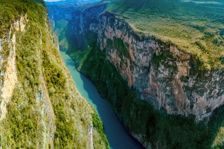 Kanion Sumidero i Chiapa de Corzo z Tuxtla