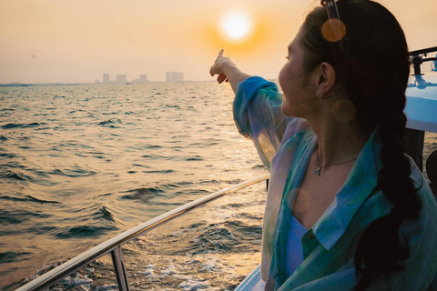 Yakarta: yate privado de lujo para fiestas y celebraciones al atardecer.Yate privado de 2 horas al atardecer (4:30 p. m.-6:30 p. m.)