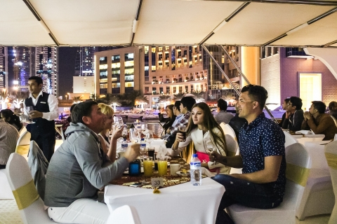 Dubaj: rejs z kolacją, drinkami i muzyką na żywo