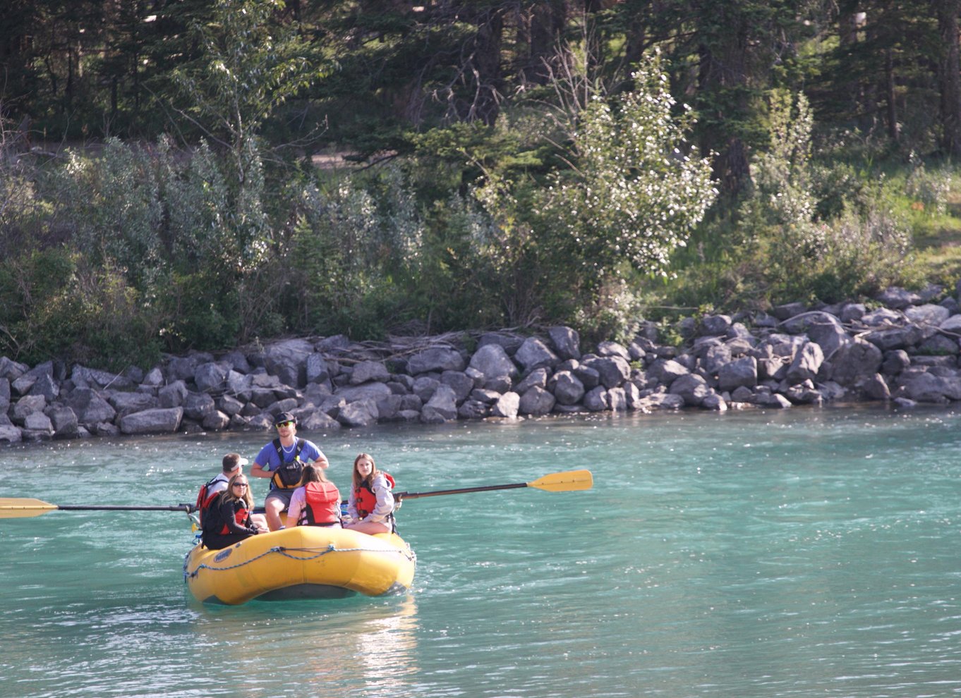Canmore: Naturskøn turtur på Bow River