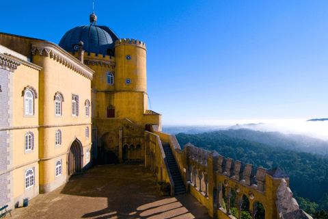 Lisbon: Tour to Sintra, Pena Palace, Cabo da roca, Cascais Lisbon: Tour Sintra, Pena Palace, Cabo da roca, Cascais