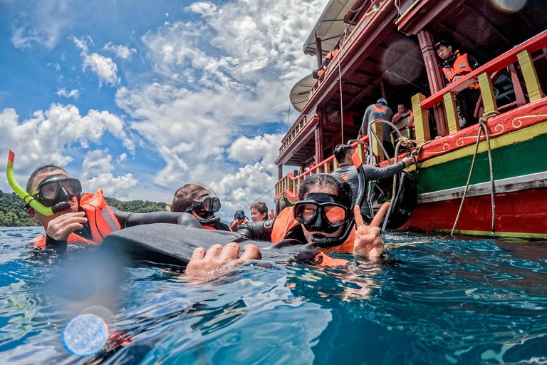 Z Koh Chang: 4 wyspy Snorkel &amp; Beach Tour dużą łodziąRejs wycieczkowy na 4 wyspy: Z transferem do hotelu