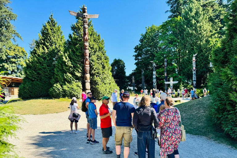 Vancouver: Stanley Park Trolley Hop On Hop Off Shuttle Stanley Park: Classic Trolley Shuttle 2 Day Pass